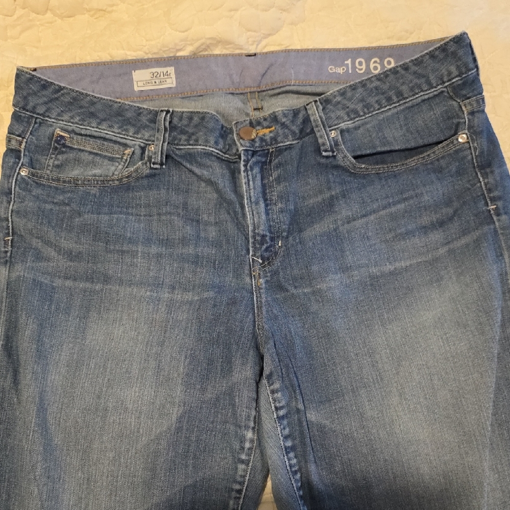 GAP Women's Classic Straight Leg Blue Jeans